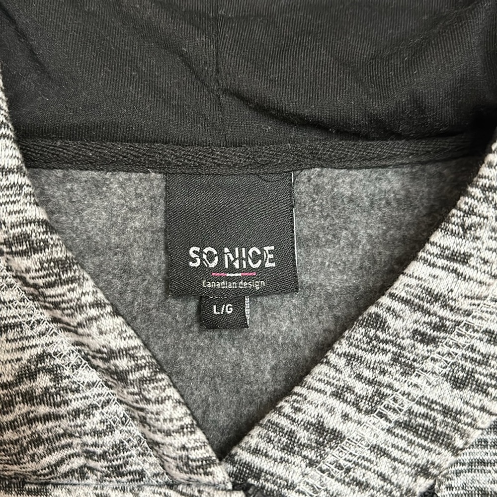 SO NICE Canadian Brand Women’s Hooded Sweatshirt—Size L - Picture 5 of 9